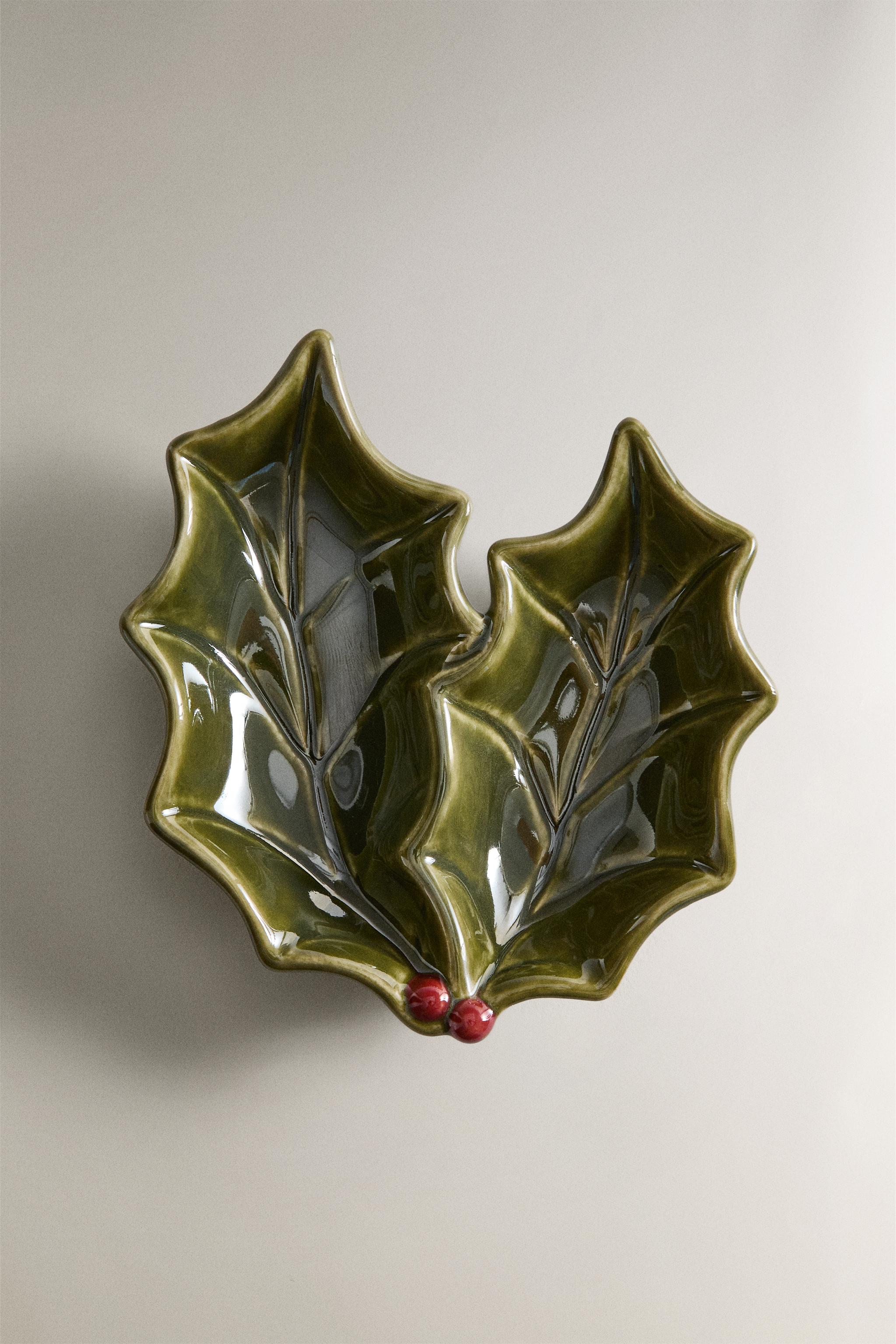 CHRISTMAS HOLLY PORCELAIN BOWL